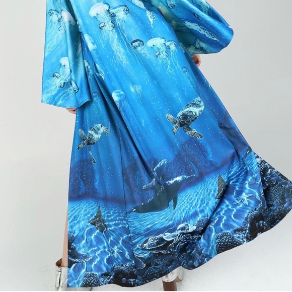 BlackMilk kimono you ready for this jelly swan kimono - Picture 2 of 4